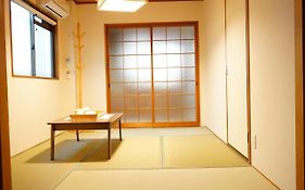 SYOGA A house, next to natural park, near Umeda 梅田駅